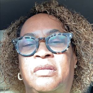 Meet your Posher, Joann